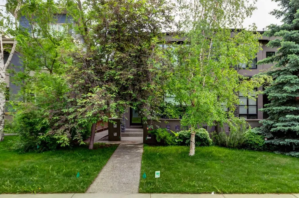 1934 36 Street SW Calgary AB T3E 2Y9