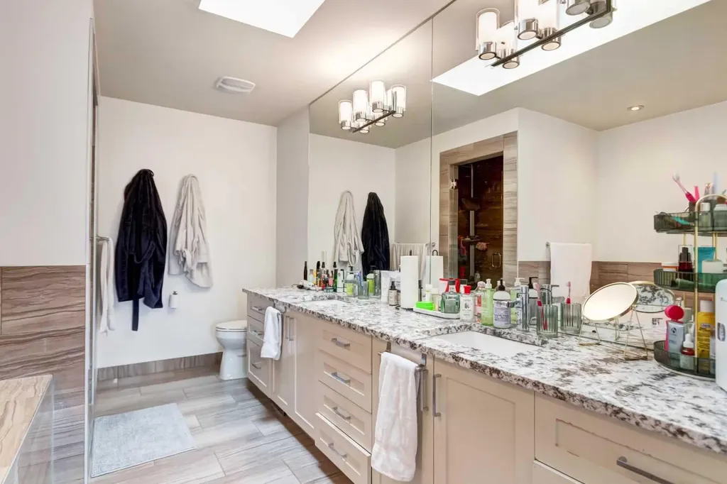 1934 36 Street SW Calgary AB T3E 2Y9