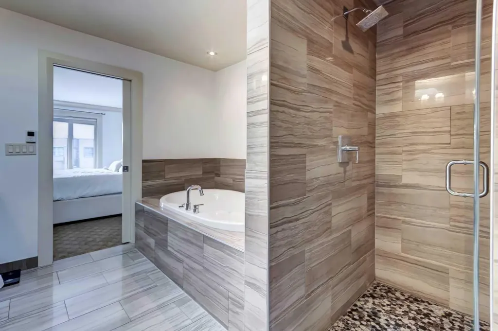 1934 36 Street SW Calgary AB T3E 2Y9