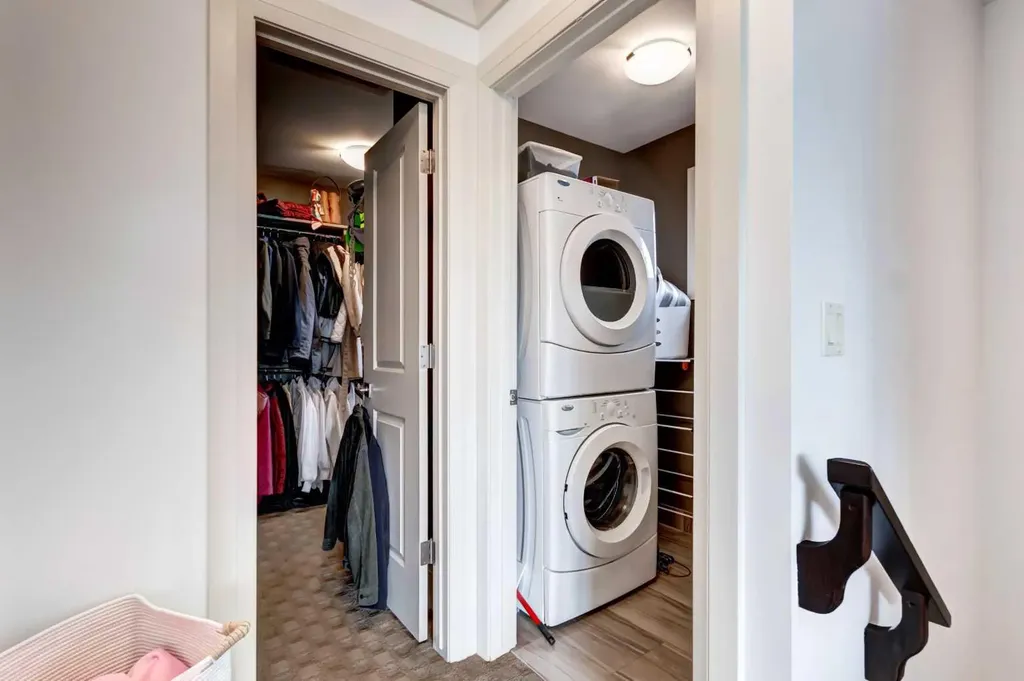 1934 36 Street SW Calgary AB T3E 2Y9