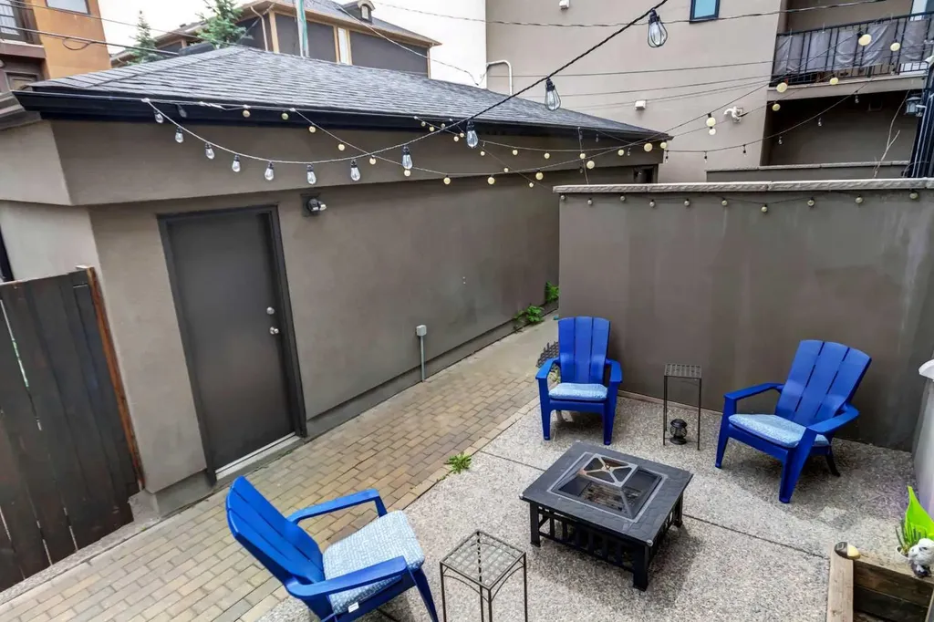 1934 36 Street SW Calgary AB T3E 2Y9