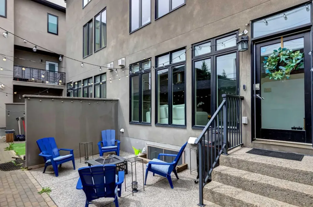 1934 36 Street SW Calgary AB T3E 2Y9