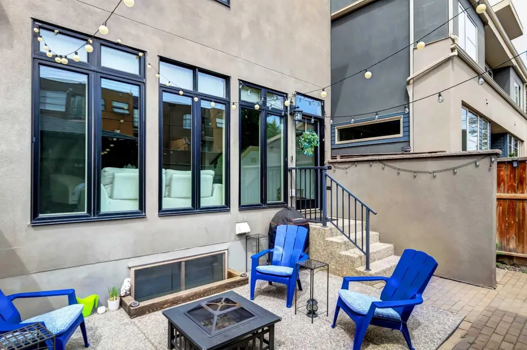 1934 36 Street SW Calgary AB T3E 2Y9