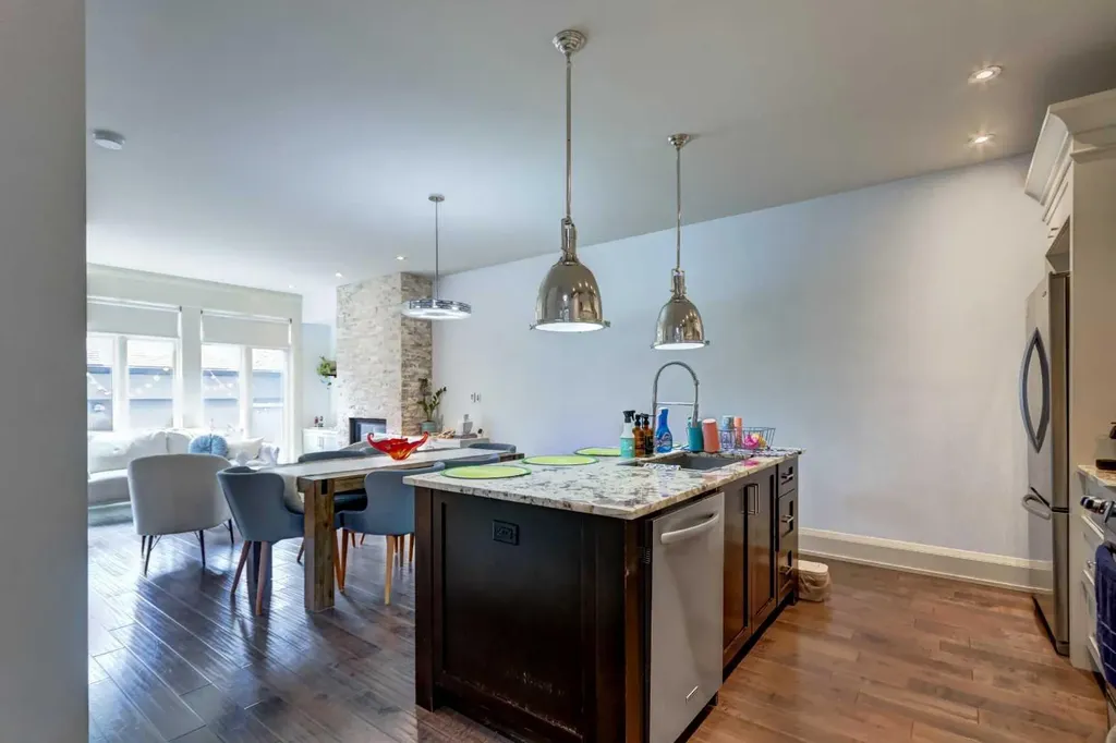 1934 36 Street SW Calgary AB T3E 2Y9