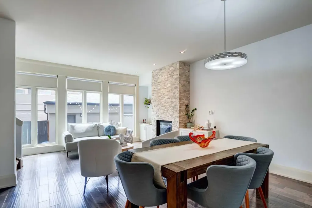 1934 36 Street SW Calgary AB T3E 2Y9