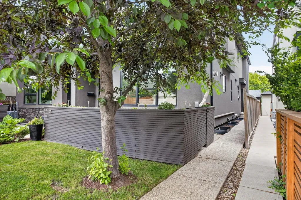 3716 16 Street SW Calgary AB T2T4H2