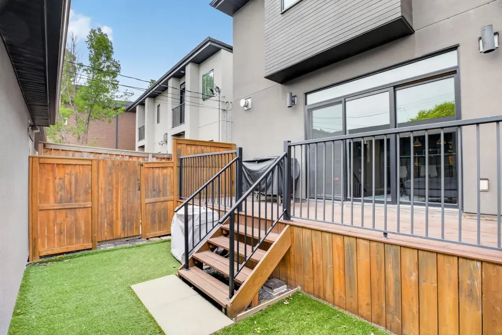 3716 16 Street SW Calgary AB T2T4H2
