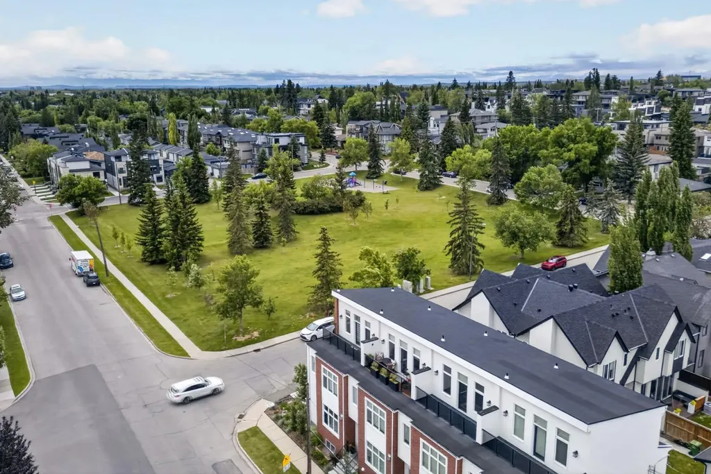 3716 16 Street SW Calgary AB T2T4H2