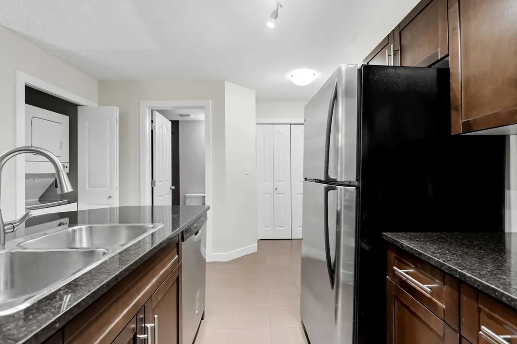 7110 80 Avenue NE Calgary AB T3J 0N4