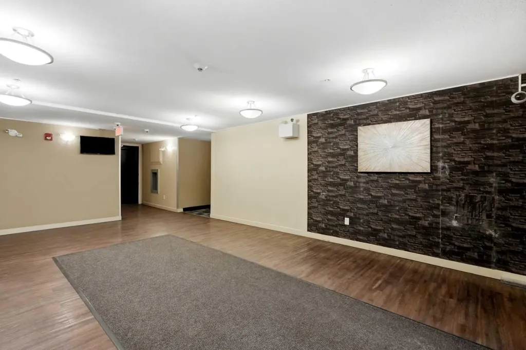 7110 80 Avenue NE Calgary AB T3J 0N4