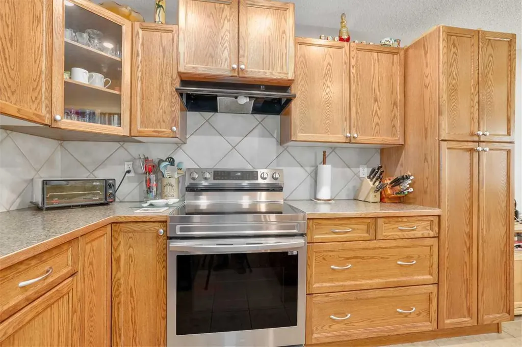42 Royal Birch Landing NW Calgary AB T3G 5R3