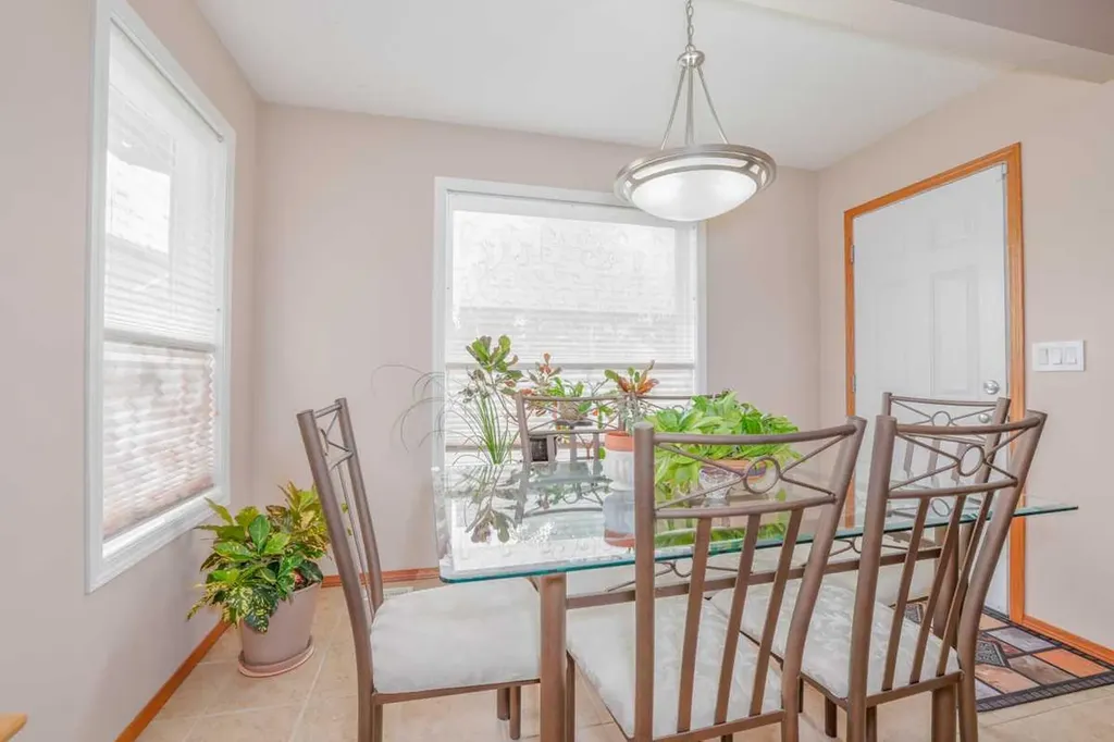 42 Royal Birch Landing NW Calgary AB T3G 5R3