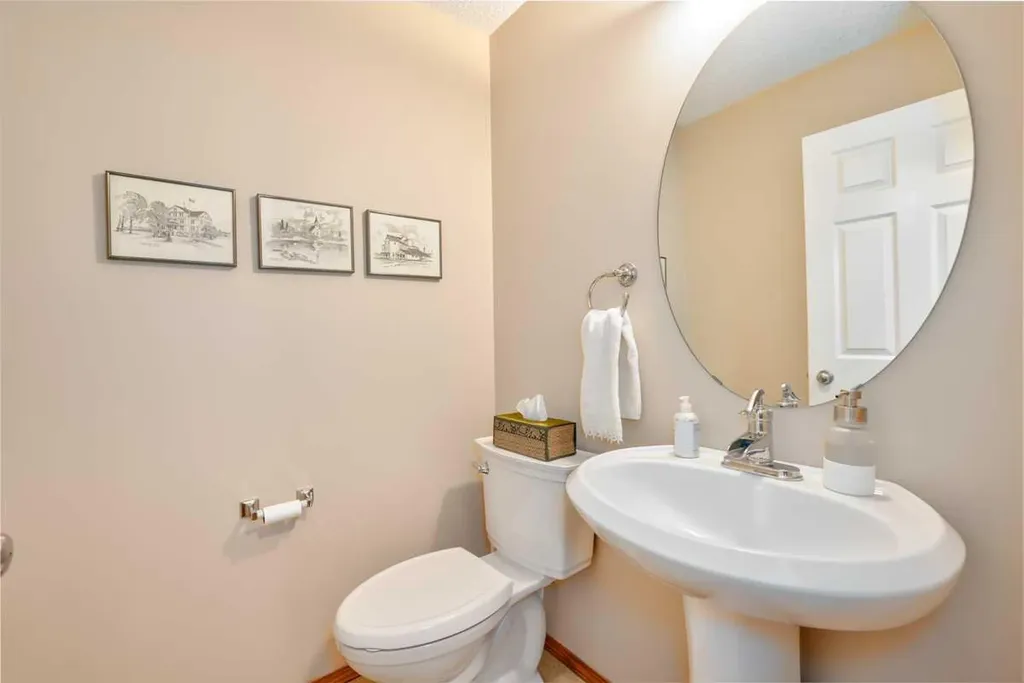 42 Royal Birch Landing NW Calgary AB T3G 5R3