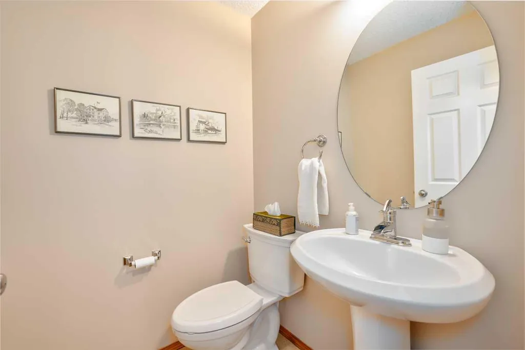 42 Royal Birch Landing NW Calgary AB T3G 5R3