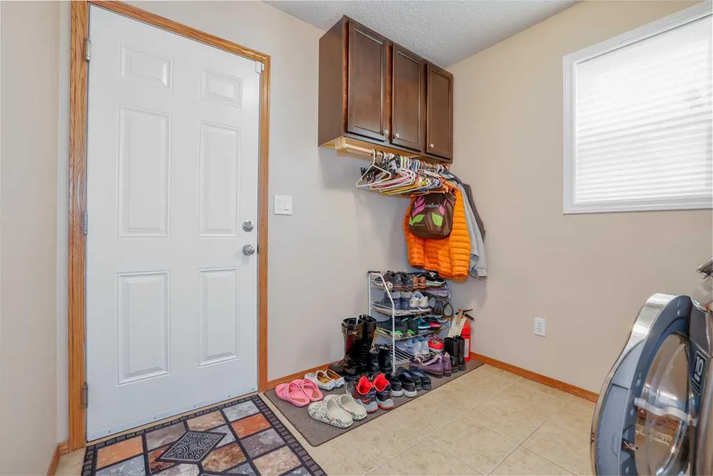 42 Royal Birch Landing NW Calgary AB T3G 5R3