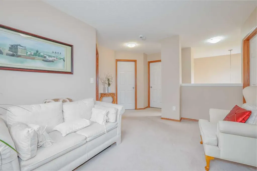 42 Royal Birch Landing NW Calgary AB T3G 5R3