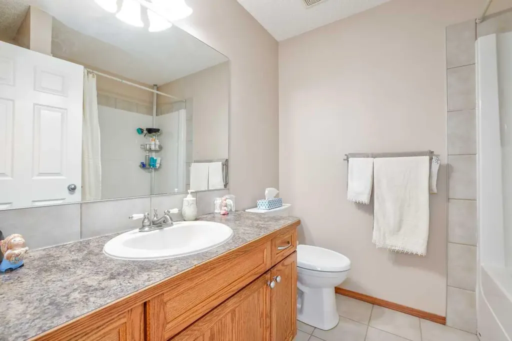 42 Royal Birch Landing NW Calgary AB T3G 5R3