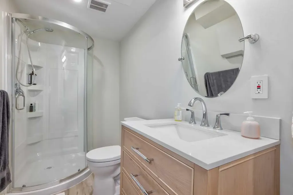 42 Royal Birch Landing NW Calgary AB T3G 5R3