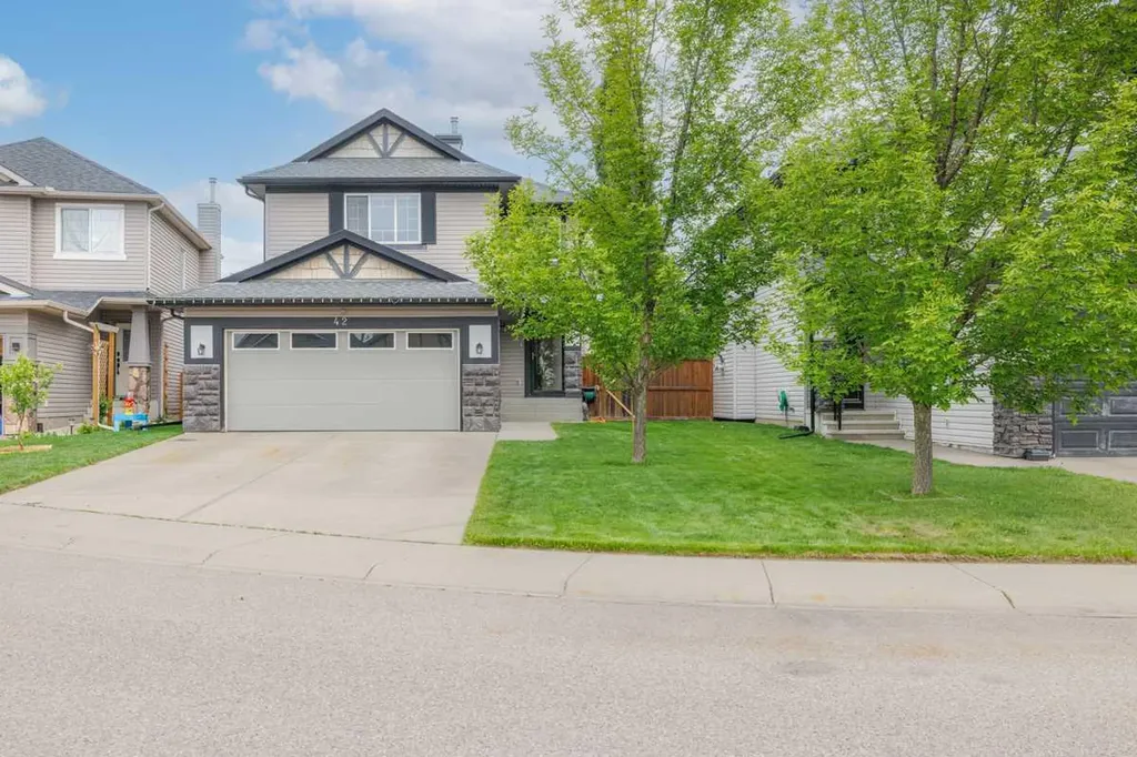 42 Royal Birch Landing NW Calgary AB T3G 5R3