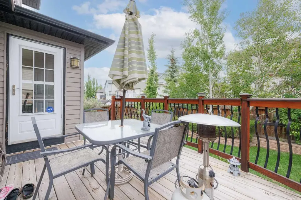 42 Royal Birch Landing NW Calgary AB T3G 5R3