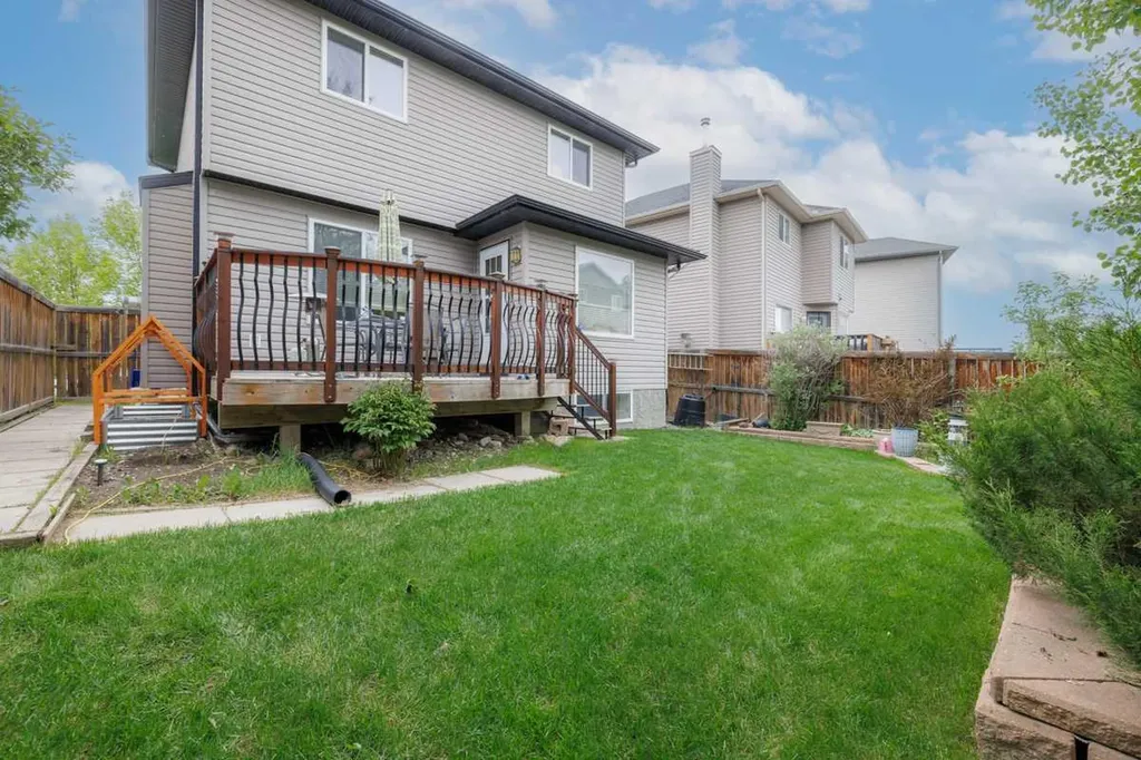 42 Royal Birch Landing NW Calgary AB T3G 5R3