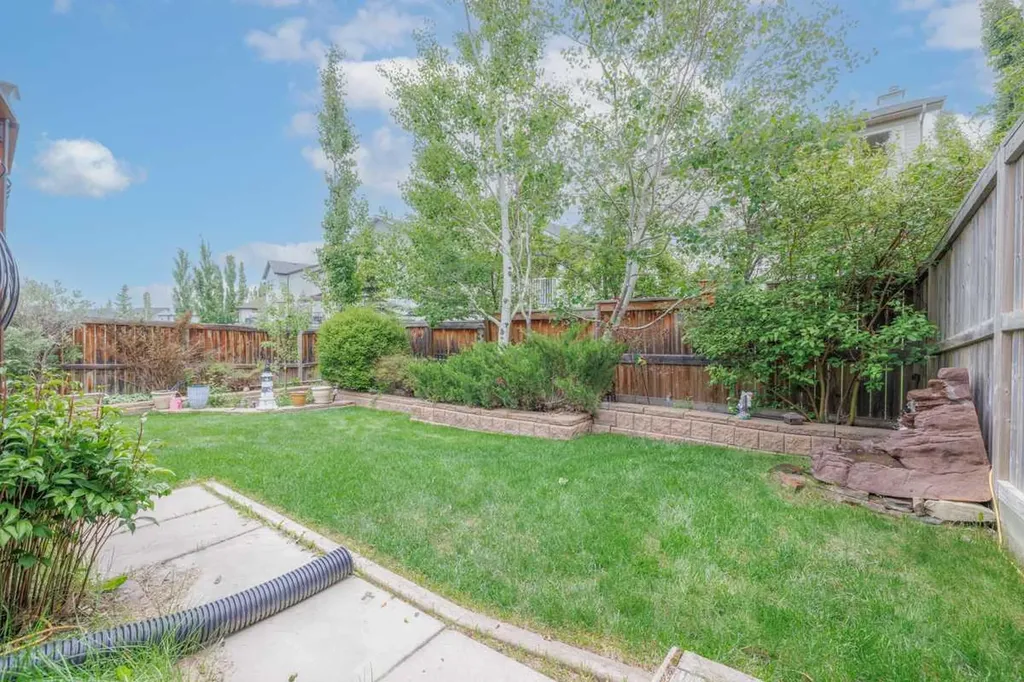 42 Royal Birch Landing NW Calgary AB T3G 5R3