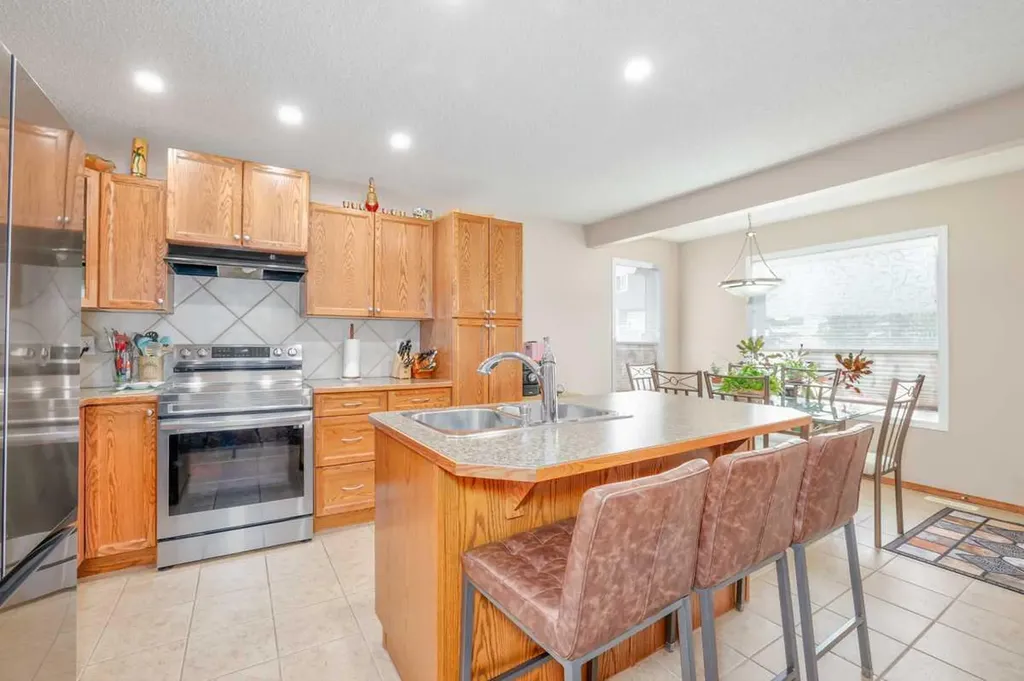 42 Royal Birch Landing NW Calgary AB T3G 5R3
