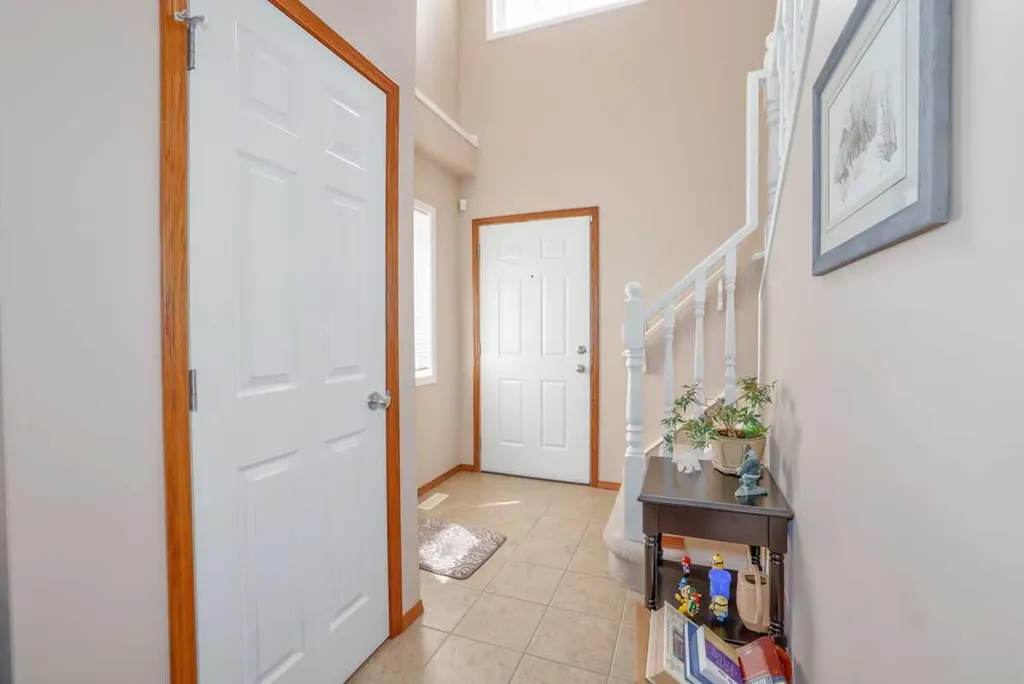 42 Royal Birch Landing NW Calgary AB T3G 5R3