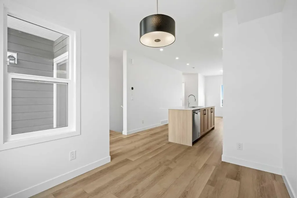 25 Wildwoods Court SW Airdrie AB T4B 5V7