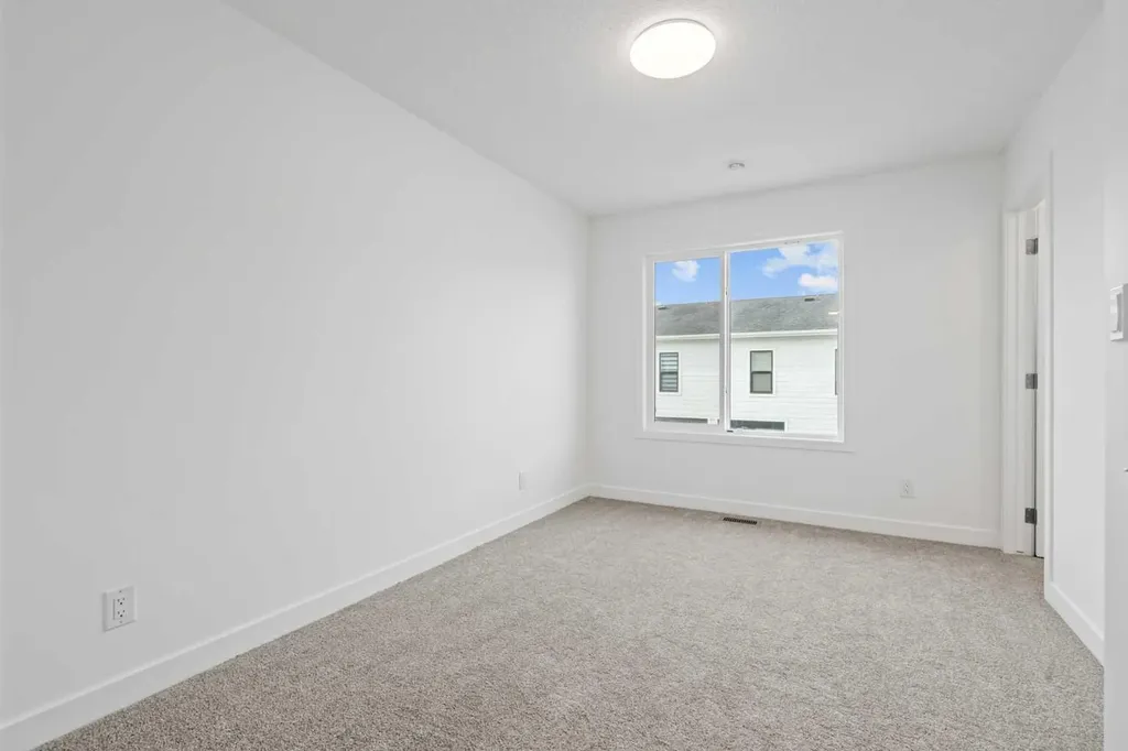 25 Wildwoods Court SW Airdrie AB T4B 5V7