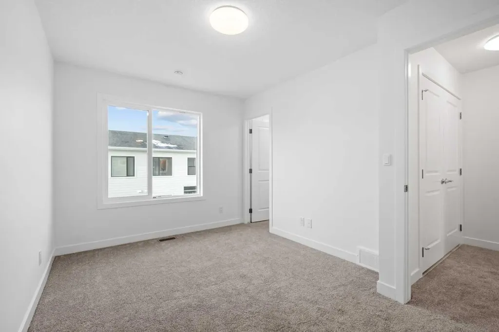 25 Wildwoods Court SW Airdrie AB T4B 5V7