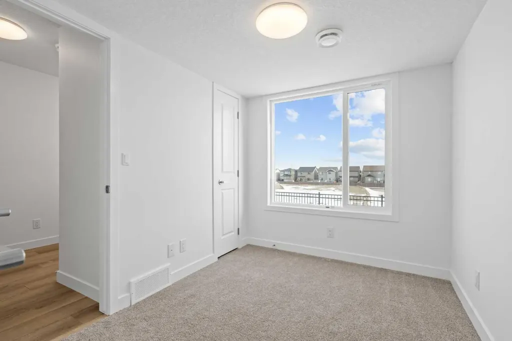25 Wildwoods Court SW Airdrie AB T4B 5V7