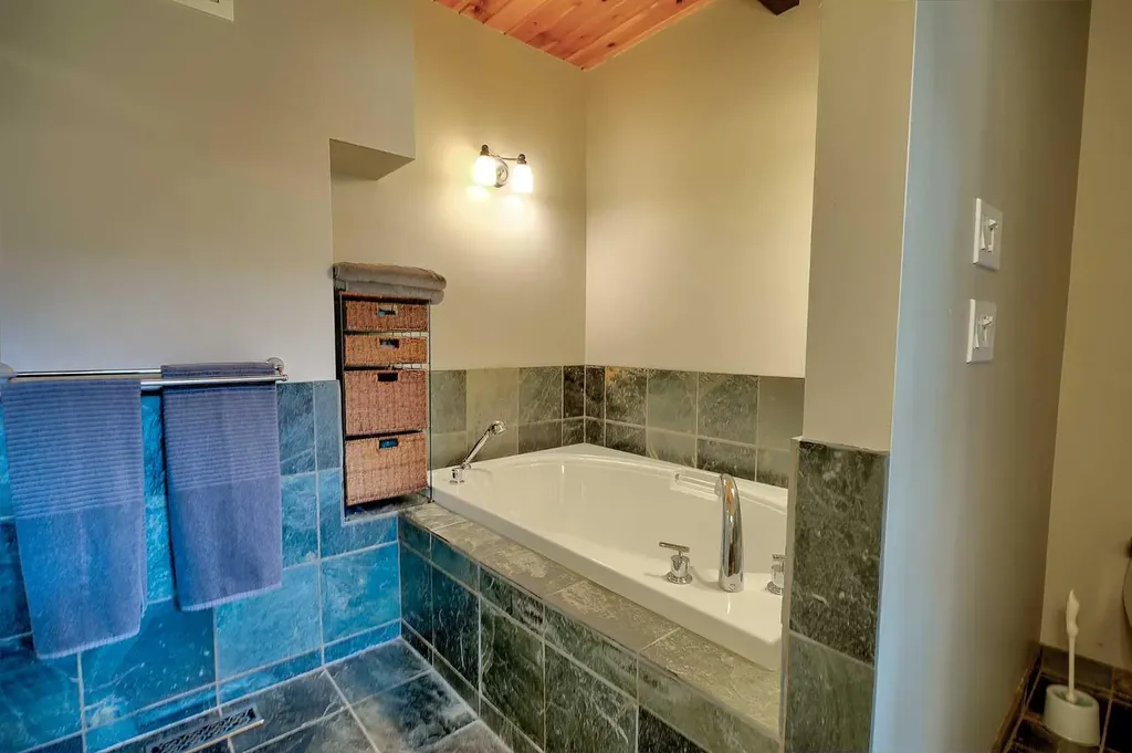37311 Range Road 283 Rural Red Deer County AB T4E 1Z1