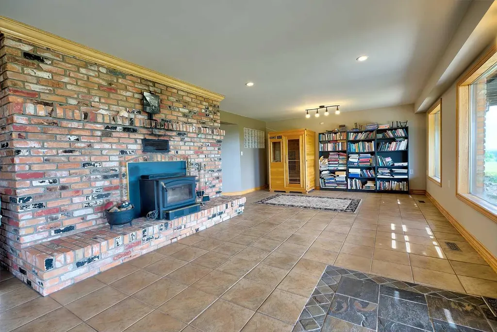 37311 Range Road 283 Rural Red Deer County AB T4E 1Z1