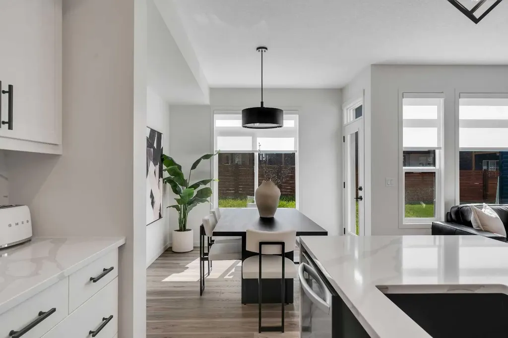 48 Lucas Passage NW Calgary AB T3P 2E3