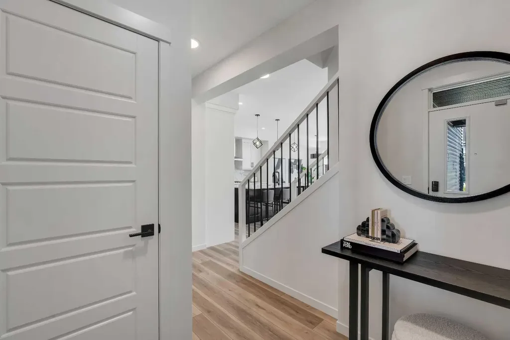 48 Lucas Passage NW Calgary AB T3P 2E3