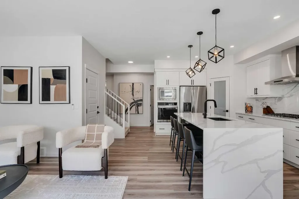 48 Lucas Passage NW Calgary AB T3P 2E3