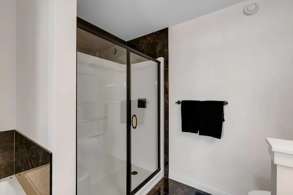 48 Lucas Passage NW Calgary AB T3P 2E3