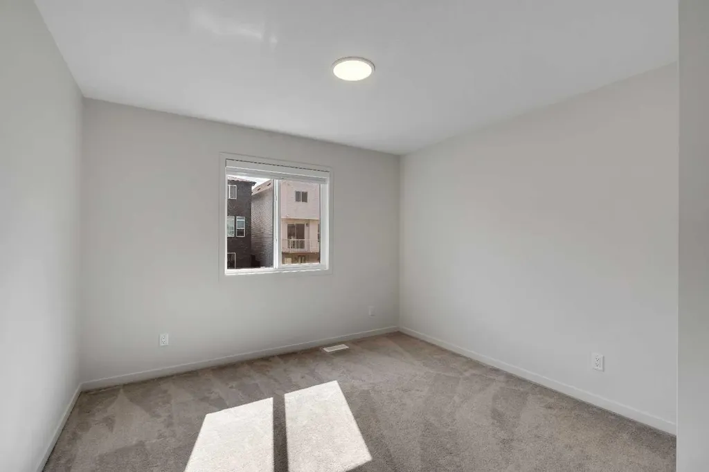 48 Lucas Passage NW Calgary AB T3P 2E3