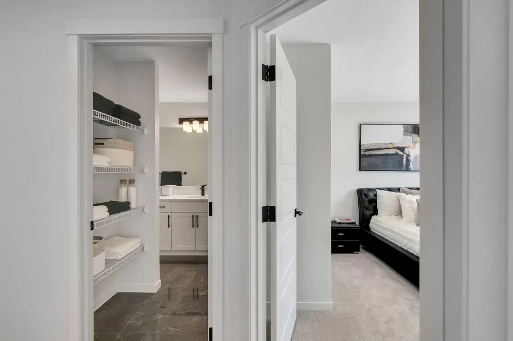 48 Lucas Passage NW Calgary AB T3P 2E3