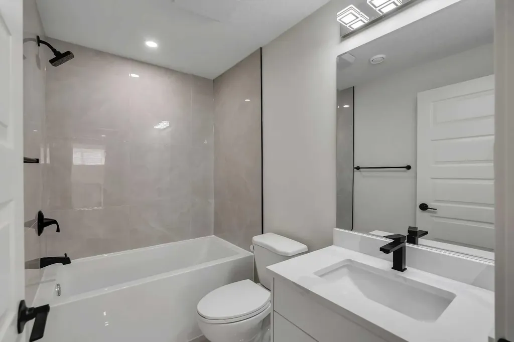48 Lucas Passage NW Calgary AB T3P 2E3