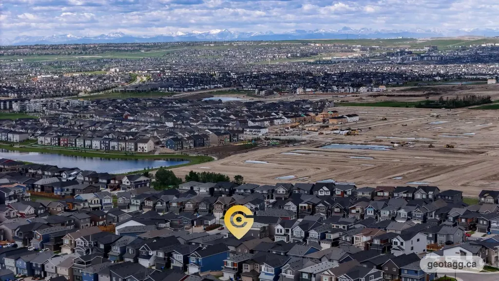 48 Lucas Passage NW Calgary AB T3P 2E3