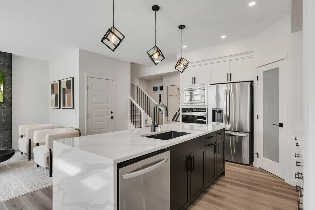 48 Lucas Passage NW Calgary AB T3P 2E3