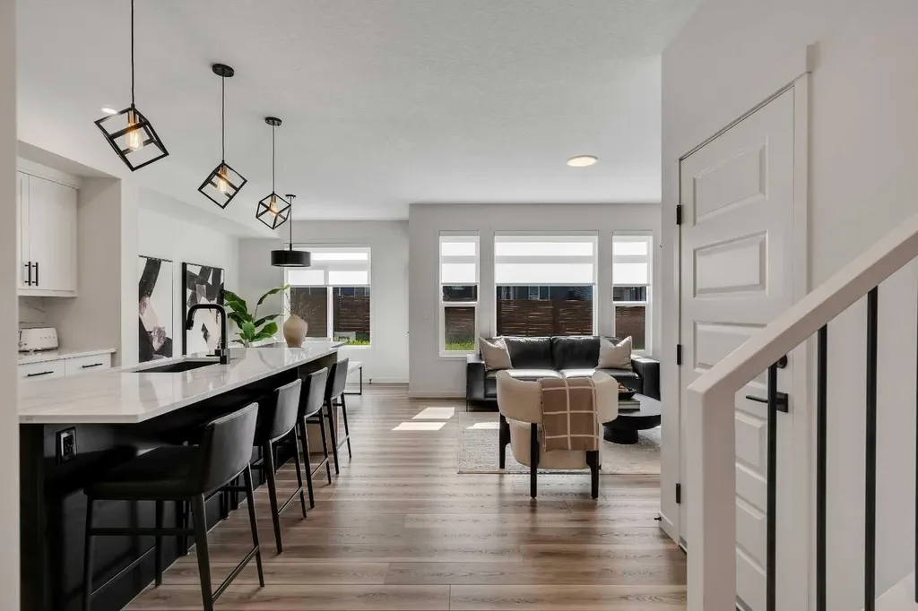 48 Lucas Passage NW Calgary AB T3P 2E3