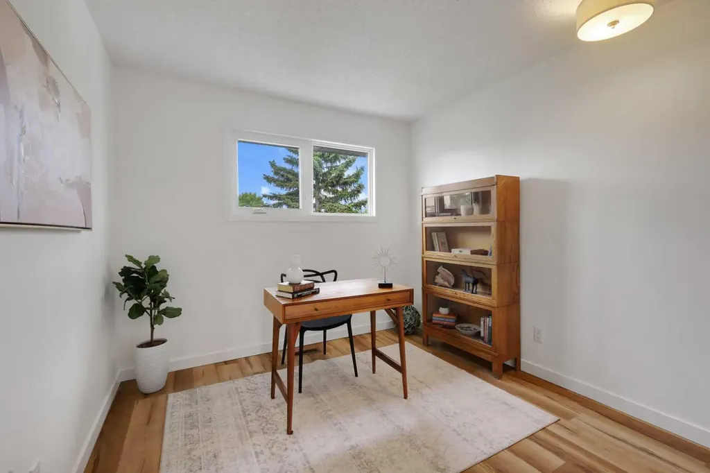 81 Strathcona Crescent SW Calgary AB T3H1K9