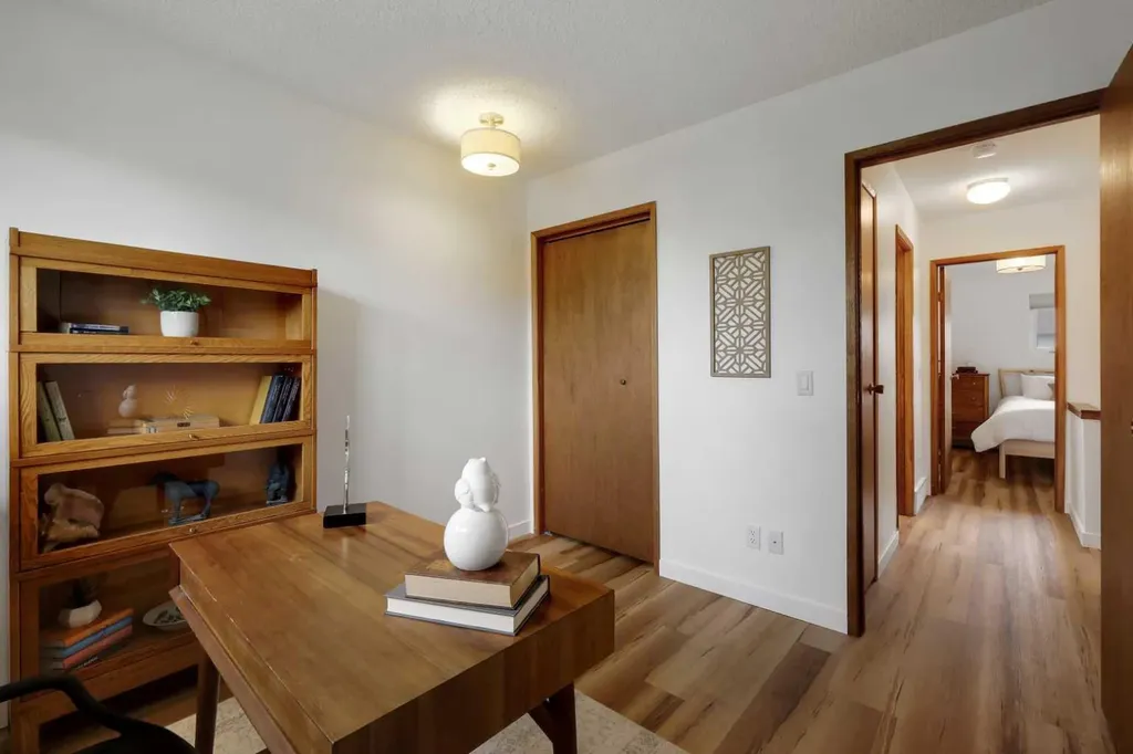 81 Strathcona Crescent SW Calgary AB T3H1K9