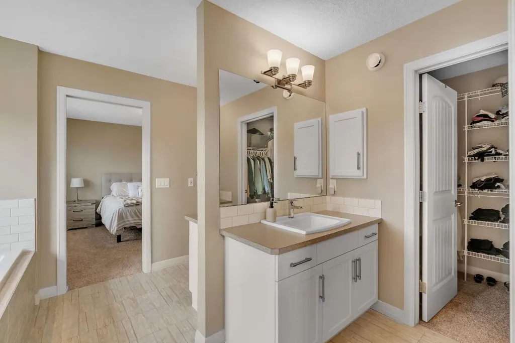 369 Clydesdale Way Cochrane AB T4C 0X2
