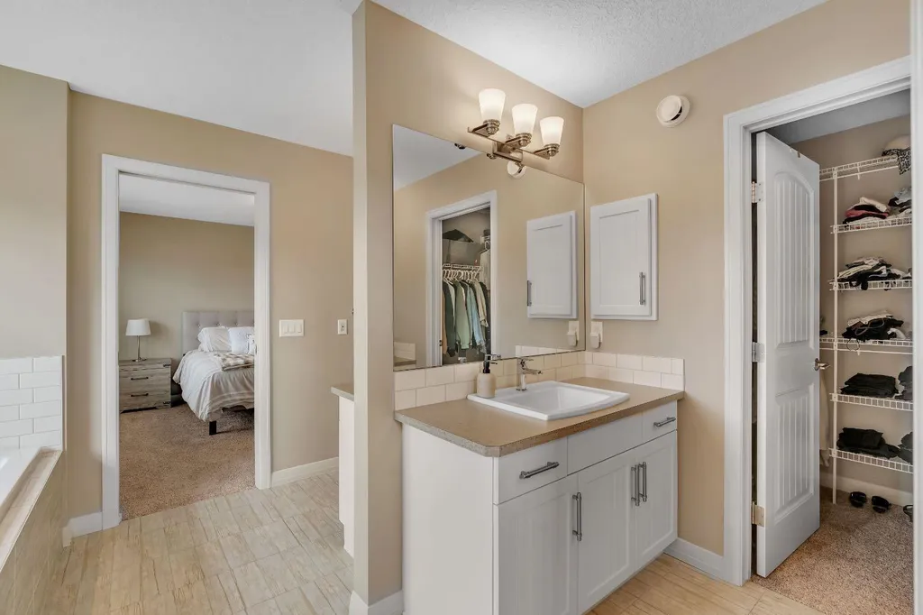 369 Clydesdale Way Cochrane AB T4C 0X2