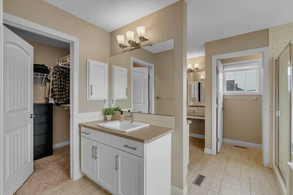 369 Clydesdale Way Cochrane AB T4C 0X2