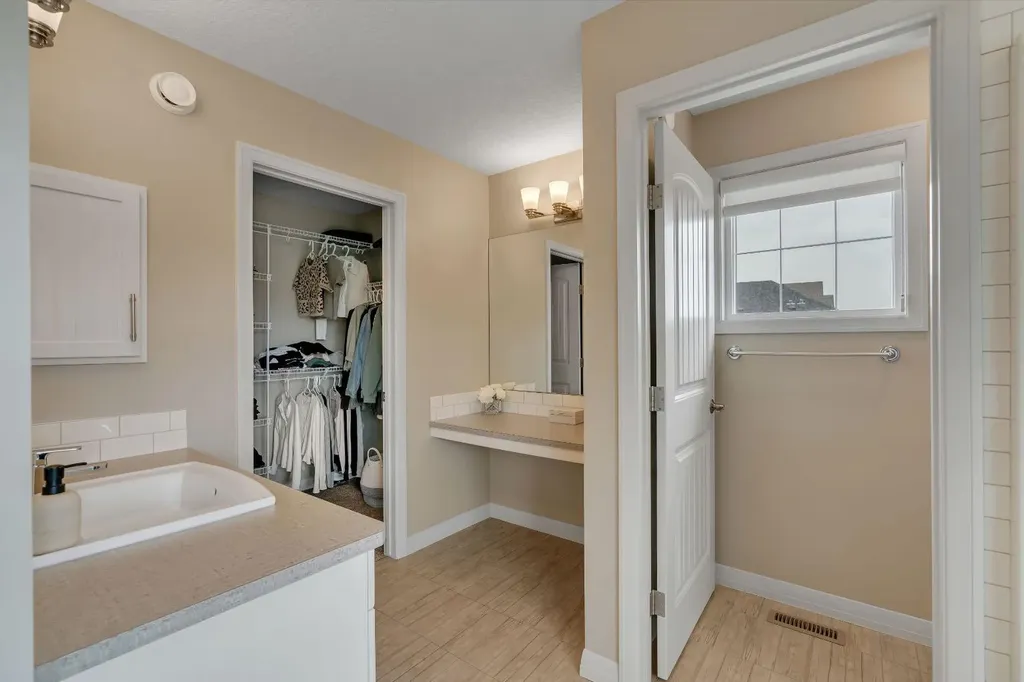 369 Clydesdale Way Cochrane AB T4C 0X2